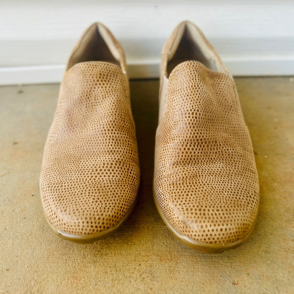 Vaneli Tan Textured Slip-On Loafers